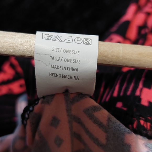 Four (4) very soft! Patterned Leggings - Picture 2 of 5